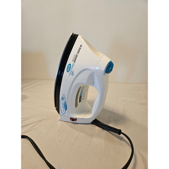 Black‎ and Decker Quick 'n Easy X400 Iron Automatic Shut-Off Steam/Dry - Picture 1 of 4